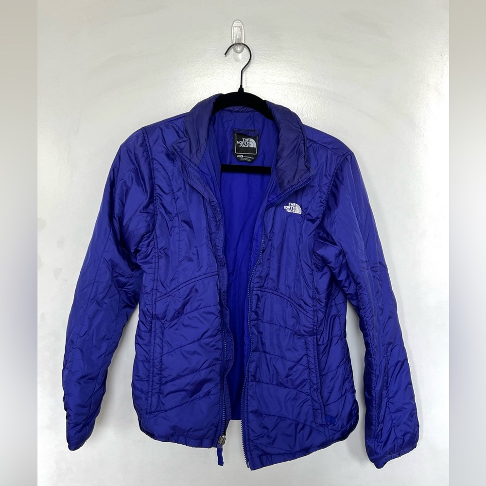 The North face lightweight quilted puffer jacket in blue women’s size medium
